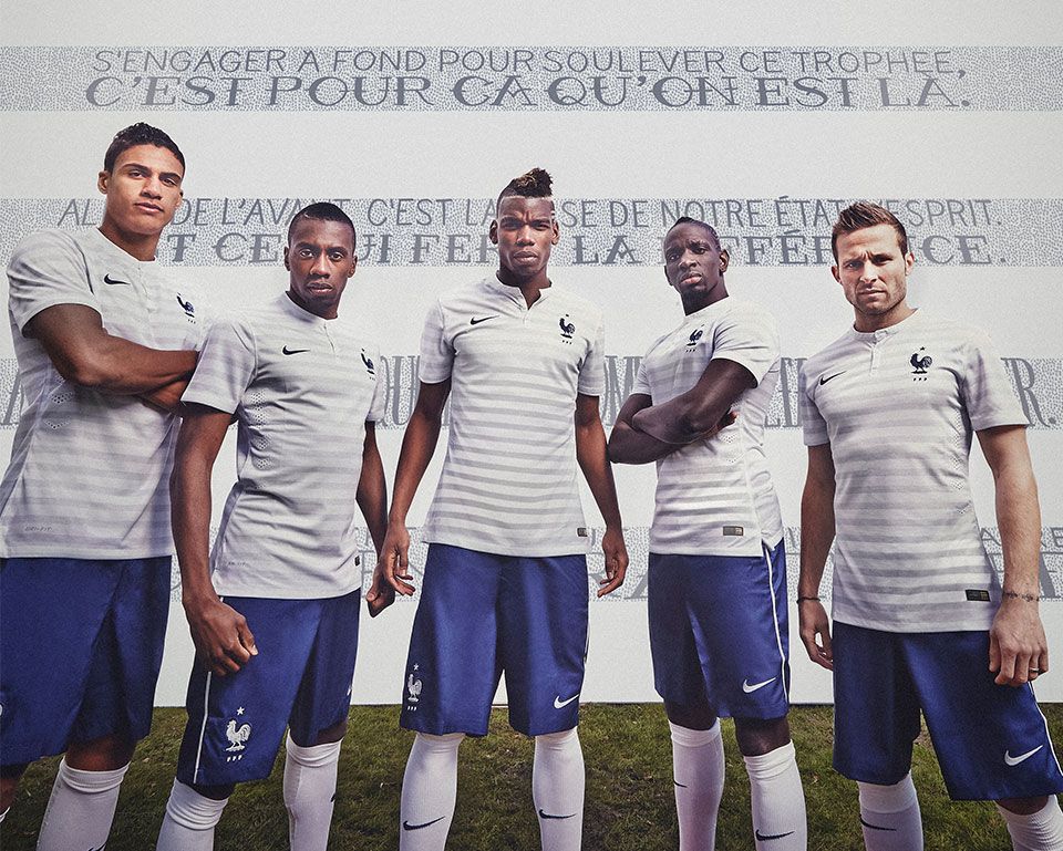 Varane, Matuidi, Pogba, Sakho, Cabaye divisa Francia away Mondiali 2014