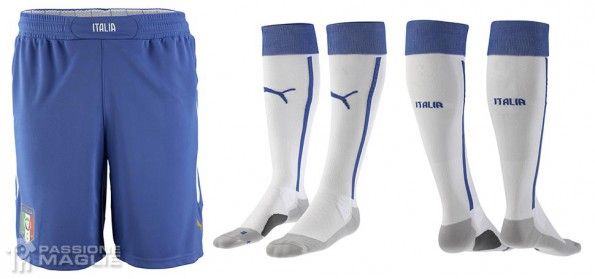 Calzoncini calzettoni Italia 2014 away