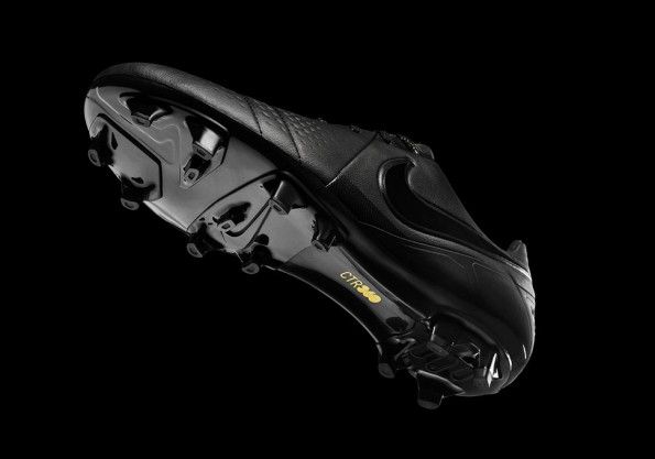 Scarpini CTR 360 blackout edizione limitata