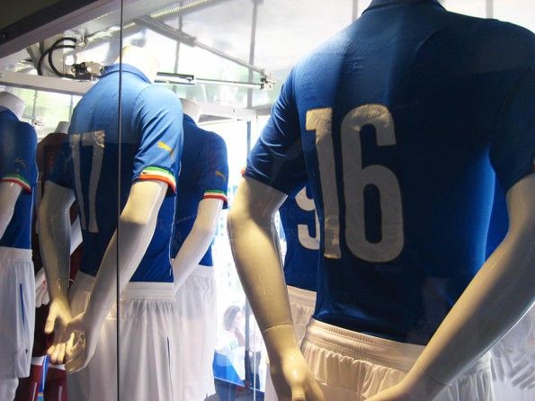 Truck azzurro Italia Puma