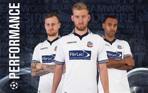 Divisa Bolton Macron 2014-2015