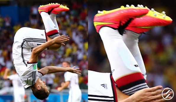 La capriola di Klose con le Hypervenom Phantom