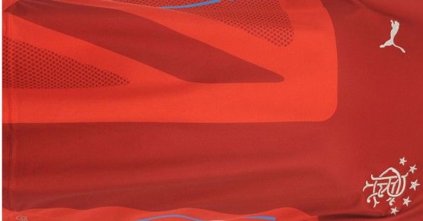 L'Union Jack tono su tono sulla terza maglia dei Rangers 2014-15