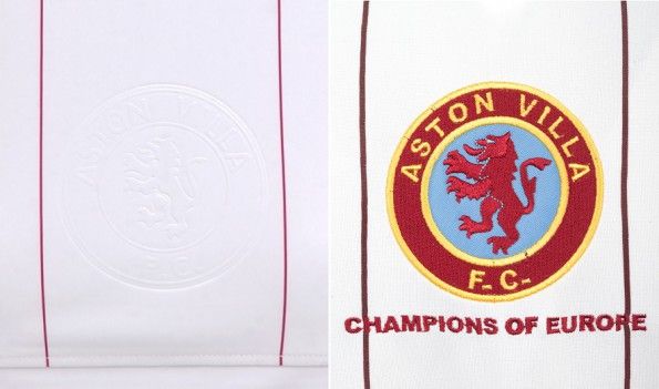 Stemma storico dell'Aston Villa embossato sulla maglia da trasferta dell'Aston Villa 2014-2015