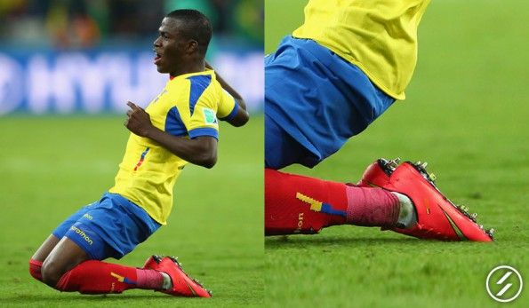 Valencia esulta con le Vapor X di Nike