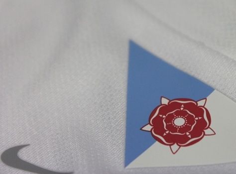 Rosa Lancaster maglia Rovers 2014-15