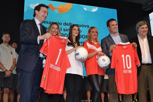 Maglie regalate a Borradori e Bertini