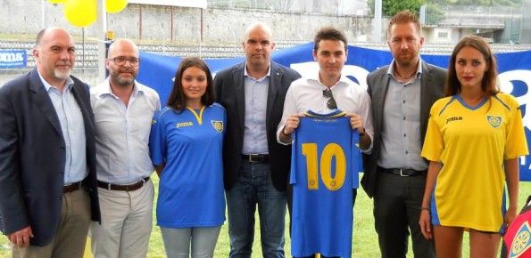 Presentazione maglie Carrarese-Joma 2014-15