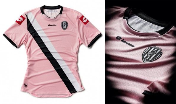 Terza maglia Cesena 2014-2015 rosa