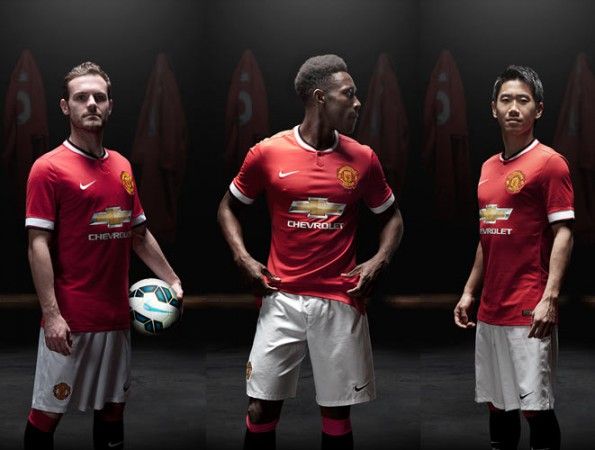 Mata, Welbeck, Kagawa divisa Manchester United