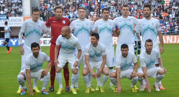 Formazione Slovenia 2014 divisa home