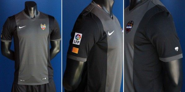 Seconda maglia Levante 2014-2015