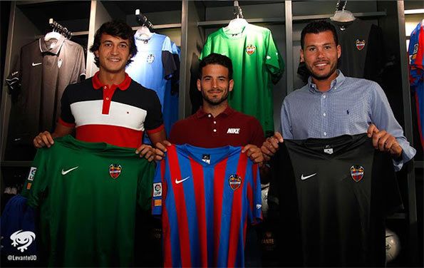 Presentazione maglie Levante 2014-15