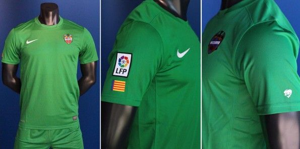 Terza maglia Levante 2014-15