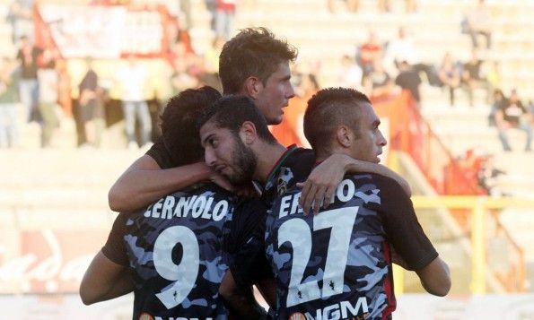 Ternana, maglia third 2014-2015, font