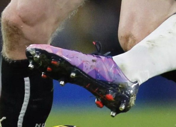 Le evoPower Camo ai piedi di Fabregas