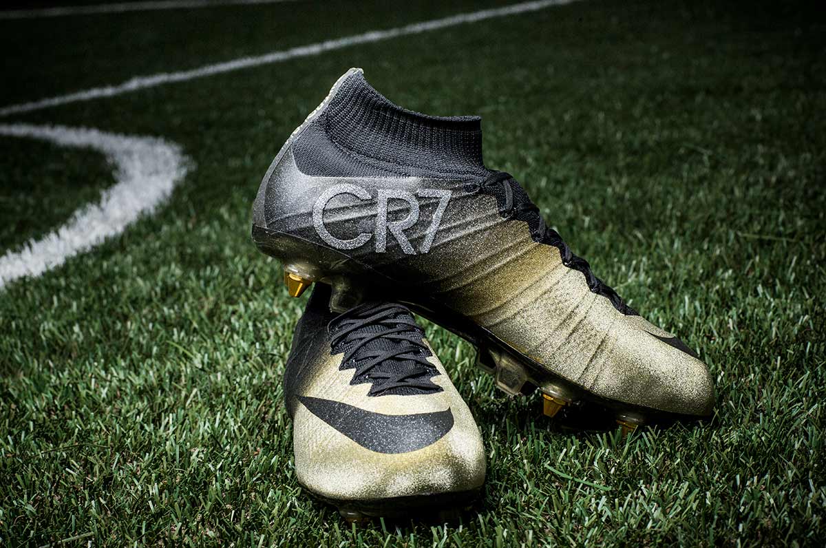 scarpe di ronaldo oro