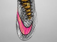 Swoosh fucsia scarpini Hypervenom Liquid Diamond