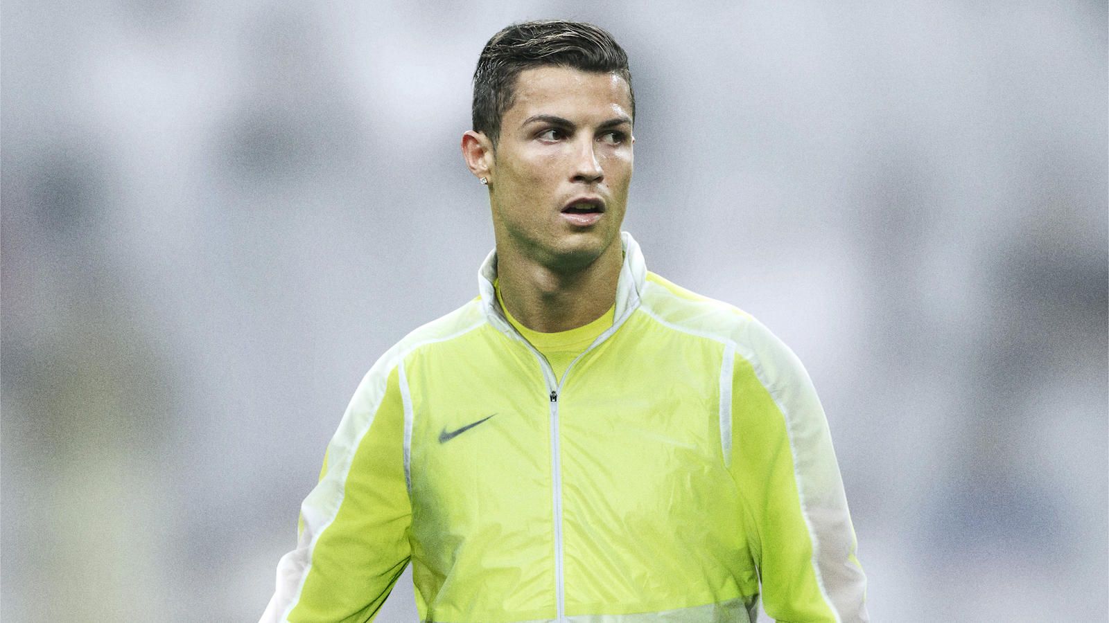 Cristiano Ronaldo jacket revolution Nike