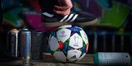 Pallone adidas Berlin Finale, street-art