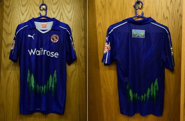 Maglia speciale Reading FC per Ryan Duval