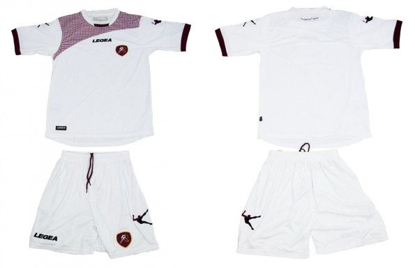 Seconda divisa Reggina 2014-2015 bianca