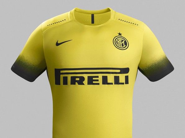 Terza maglia Inter 2015-2016 gialla