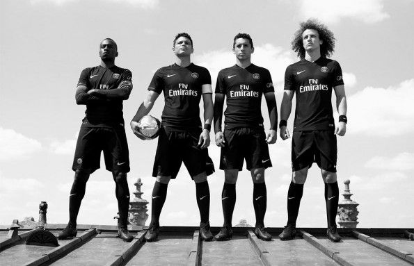 Terza maglia PSG 2015-2016 nera