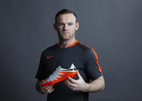 Wayne Rooney con le Hypervenom II