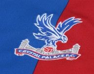 Stemma Crystal Palace ricamato sul petto