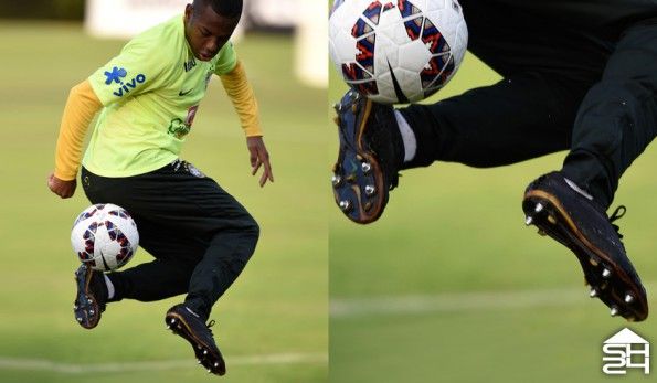 Robinho (Brasile) - Nike Hypervenom Phantom ID