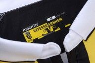 Vitesse home, colletto a polo bianco