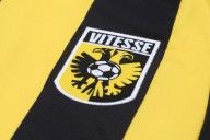 Stemma Vitesse ricamato su maglia