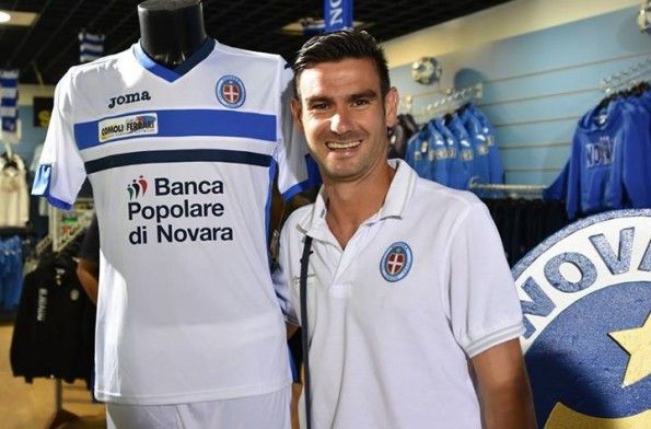 Seconda maglia Novara 2015-2016