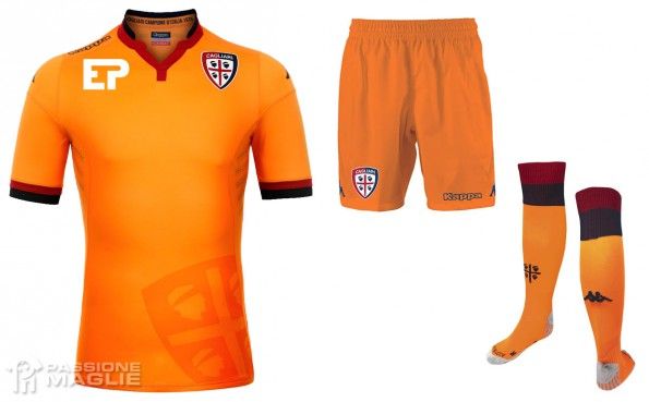 Terza maglia Cagliari 2015-2016 arancione