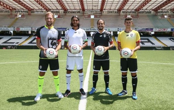 Presentazione maglie Cesena 2015-16 Lotto