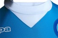 Napoli, colletto bianco maglia home