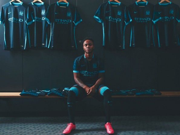 Presentazione kit away Manchester City 2015-2016