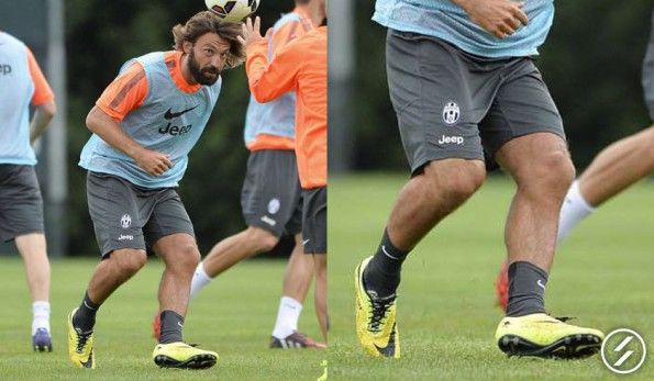 Pirlo indossa scarpe Hypervenom Phantom