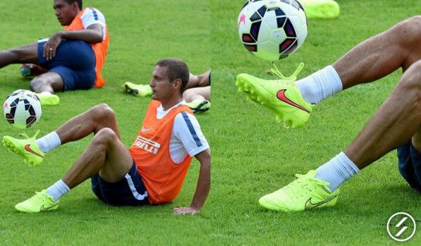 Vidic indossa Nike Tiempo Legend