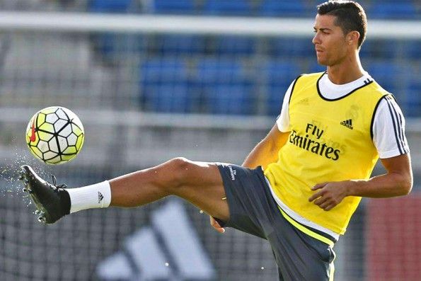 Cristiano Ronaldo con il prototipo Nike Mercurial