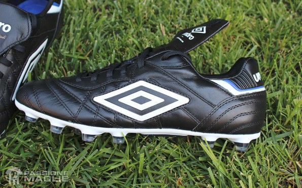 Tomaia in pelle scarpe Umbro Speciali Eternal