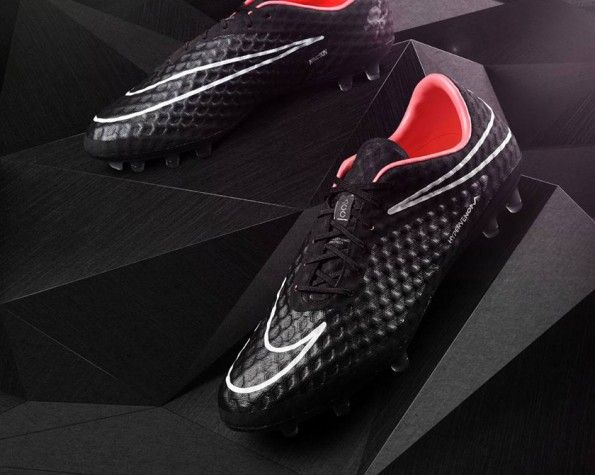 Nike Hypervenom Phantom Stealth Pack II