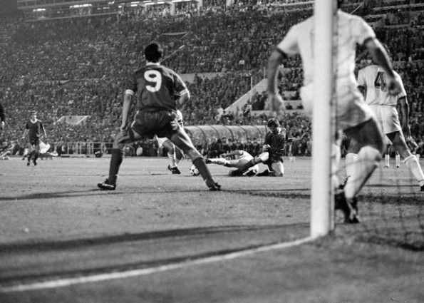 Ian Rush sponsor Nike