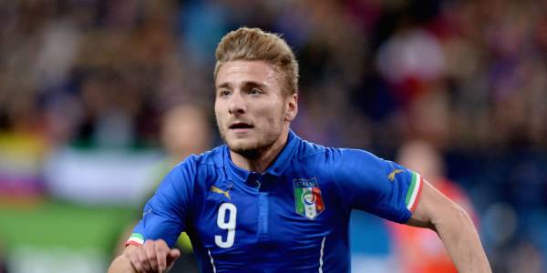 Immobile in maglia azzurra