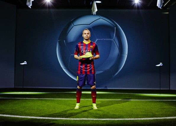 Iniesta lancio scarpe Magista