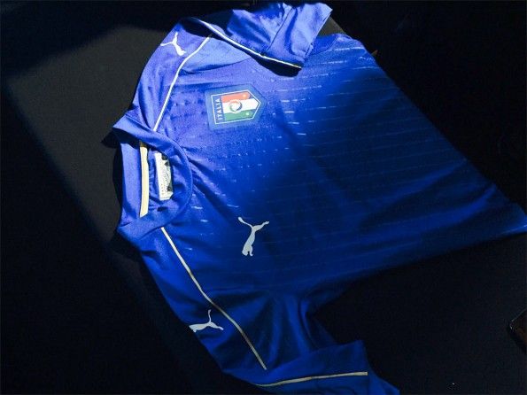 La maglia dell'Italia presentata a Firenze