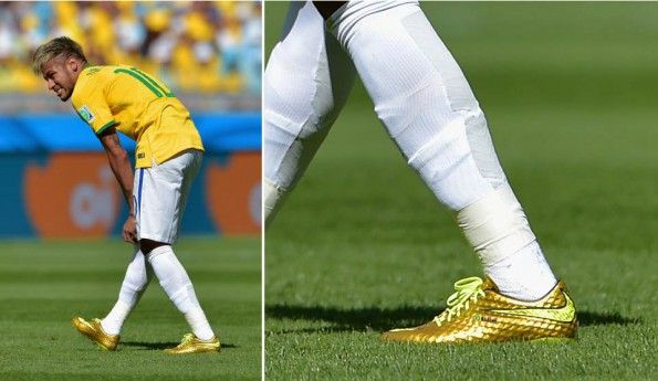 Neymar scarpe Hypervenom gold