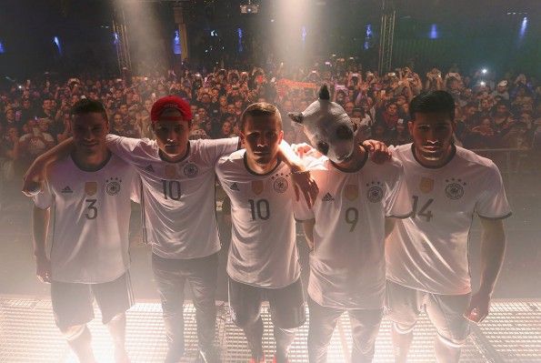 Presentazione maglia Germania concerto Berlino