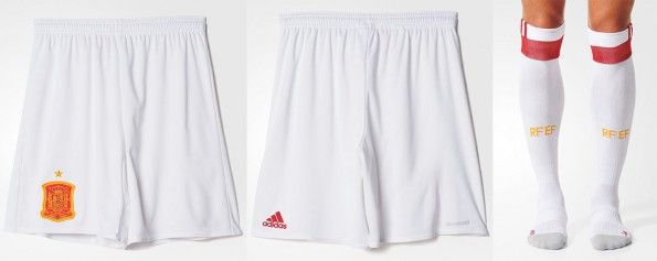 Spagna away pantaloncini calzettoni bianchi